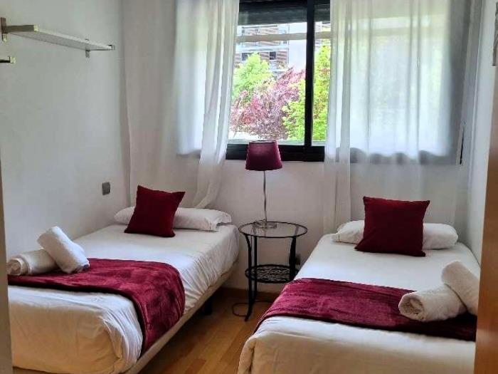 Las Tablas 3 beds 2 DB + 2 SGL in Madrid