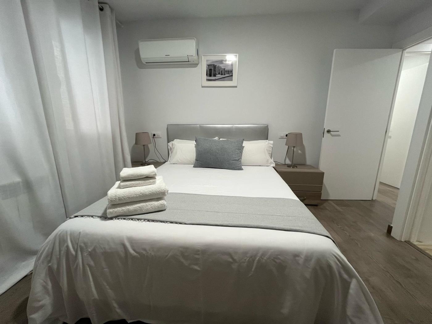 Paseo de la Castellana - 2 Bedrooms in Madrid