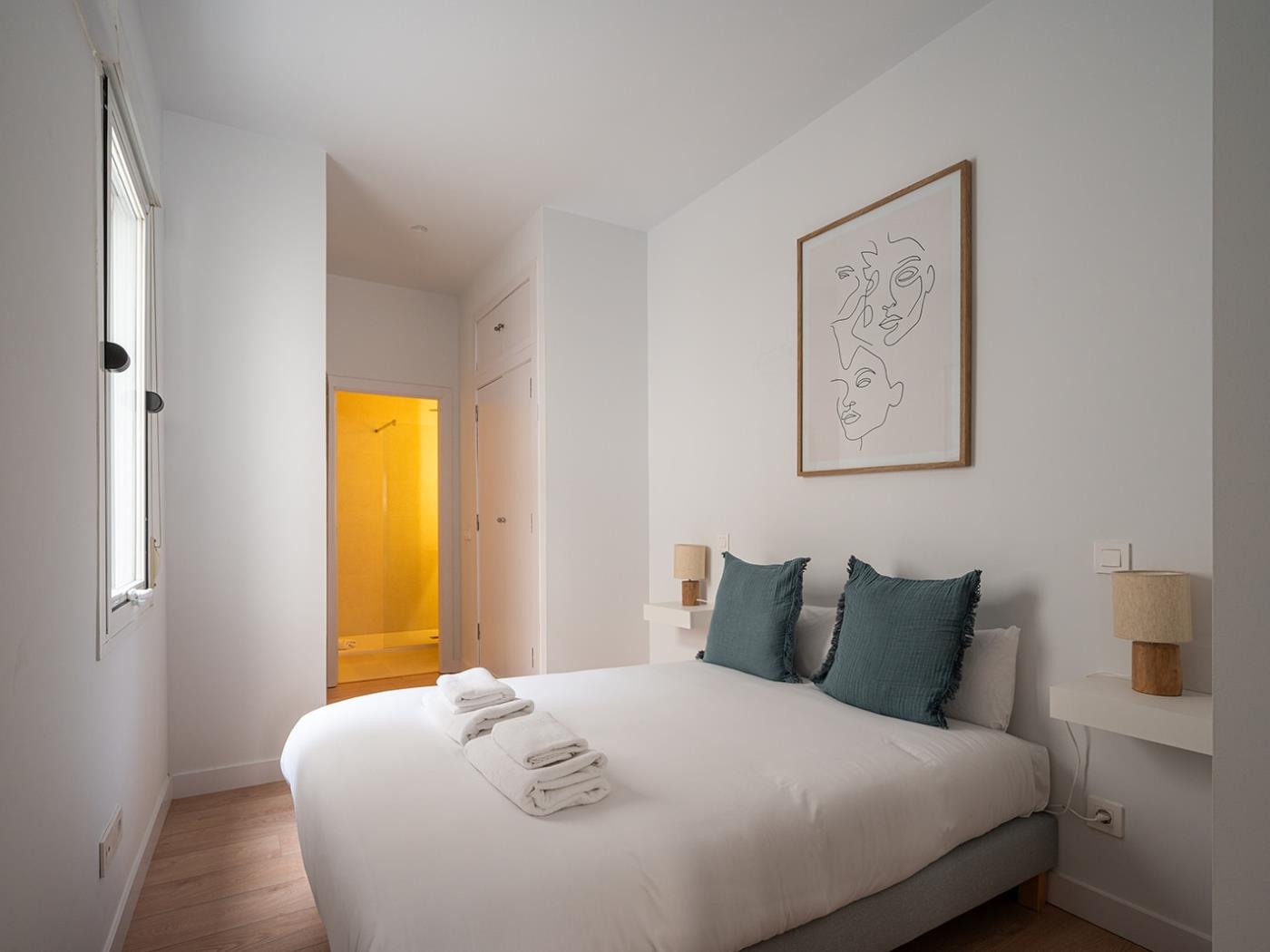 Tirso de Molina - 1 Dormitorio con sofá cama en Madrid