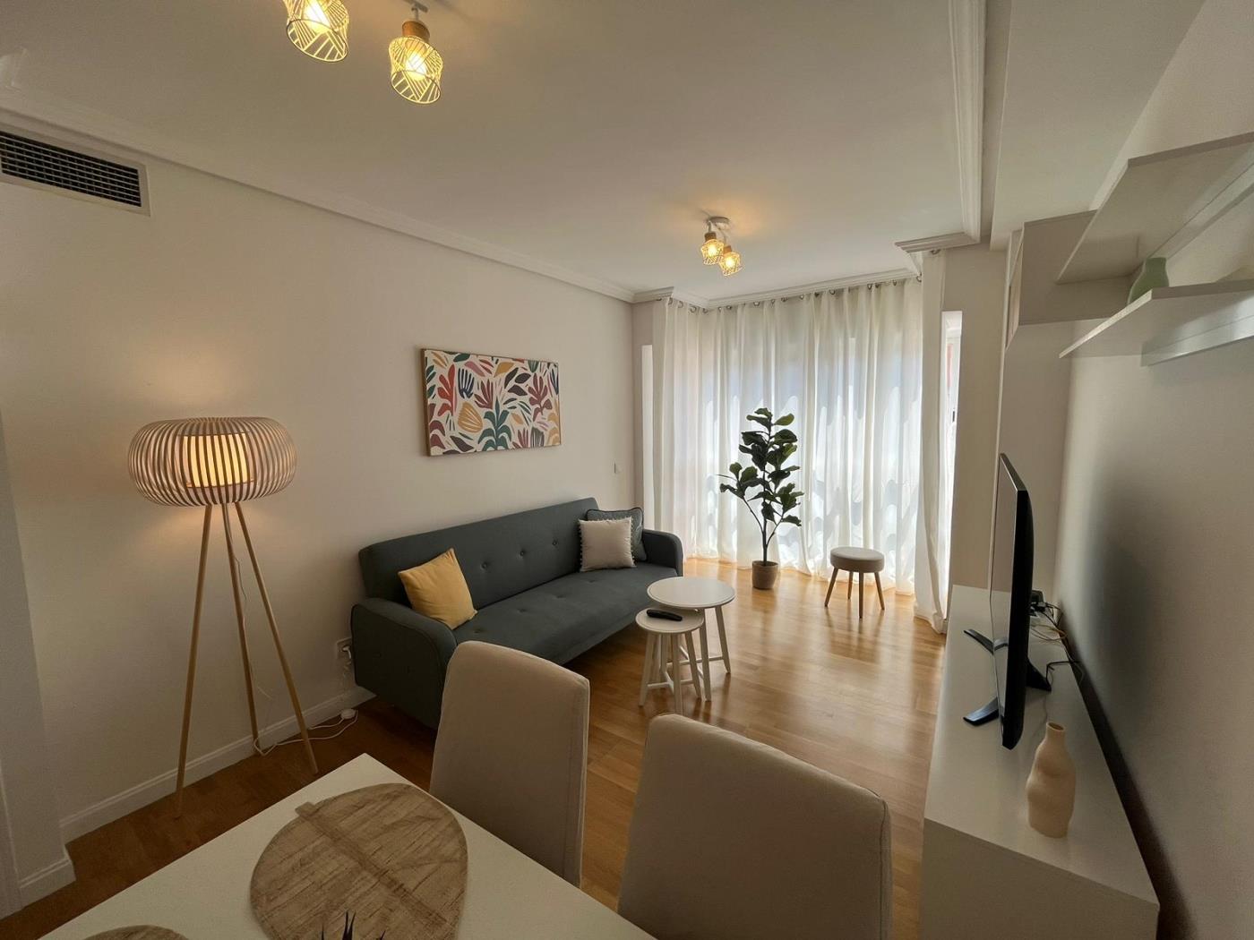 Las Tablas - 1 Dormitorio con sofá cama y terraza en Madrid