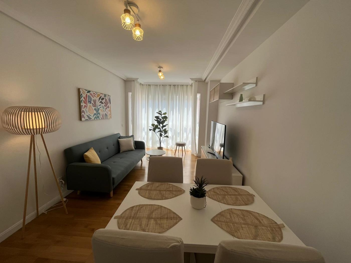 Las Tablas - 1 Dormitorio con sofá cama y terraza en Madrid